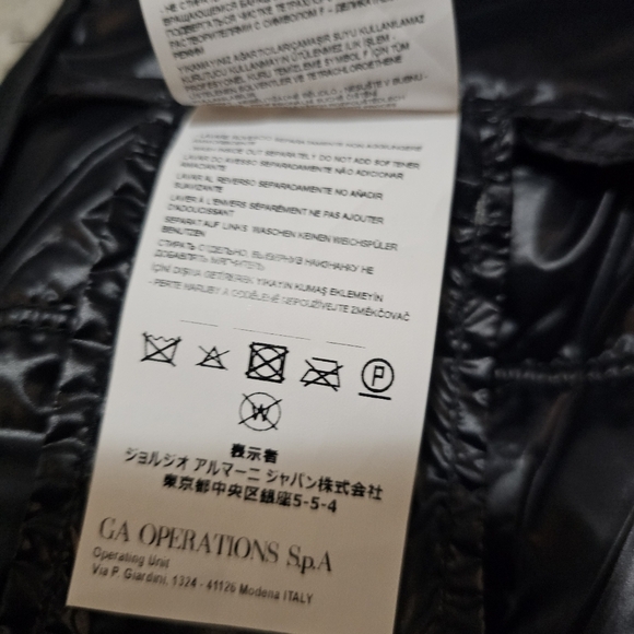 Emporio Armani Black Quilted Women's Jacket - Picture 13 of 13